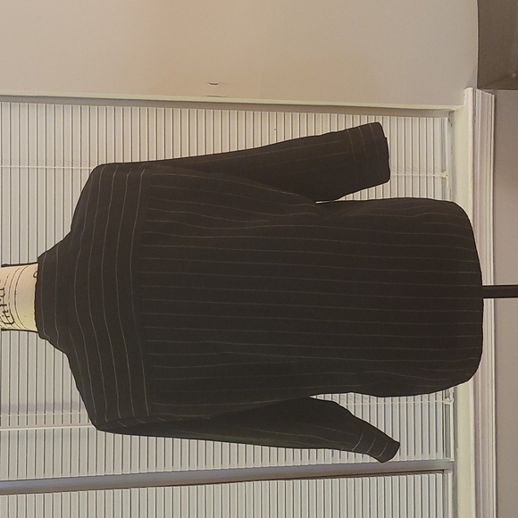 Apparenza V-Neck Button Down Blouse - Picture 6 of 8